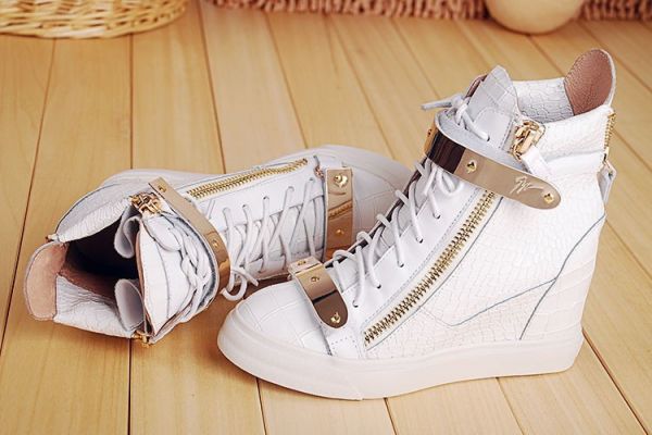 Sneaker Salto Linda Edição luxo courino com Dourado